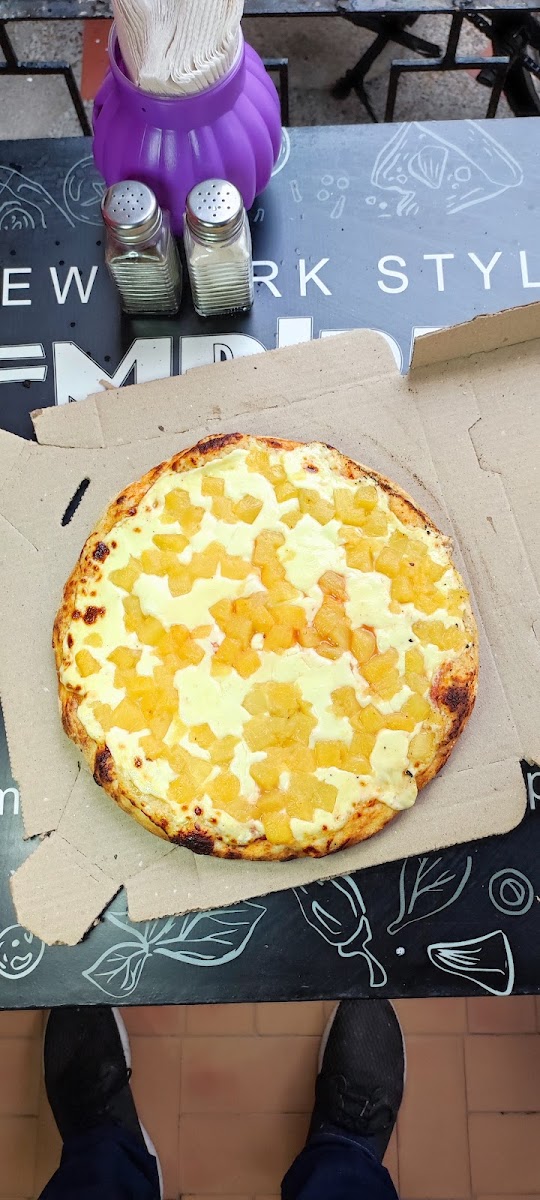 EMPIRE'S PIZZA NEW YORK STYLE