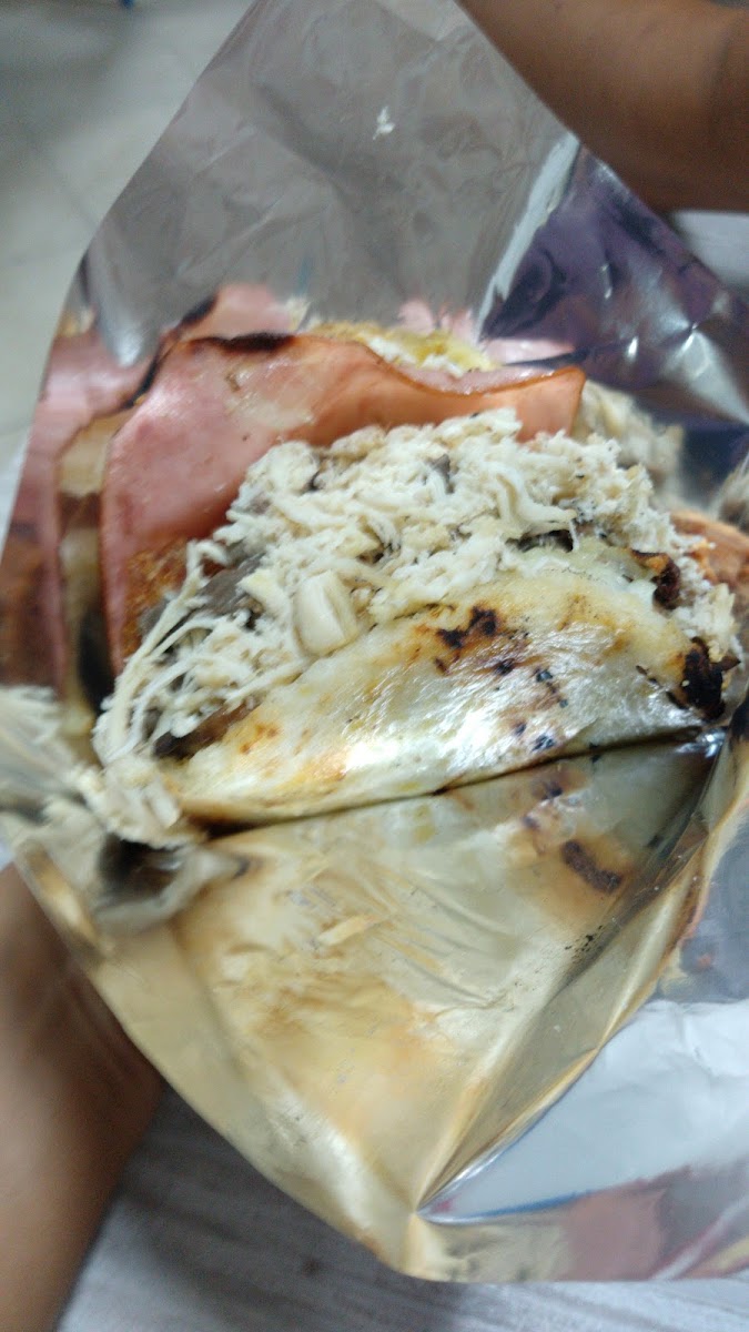LA AREPONA & HAMBURGUESAS