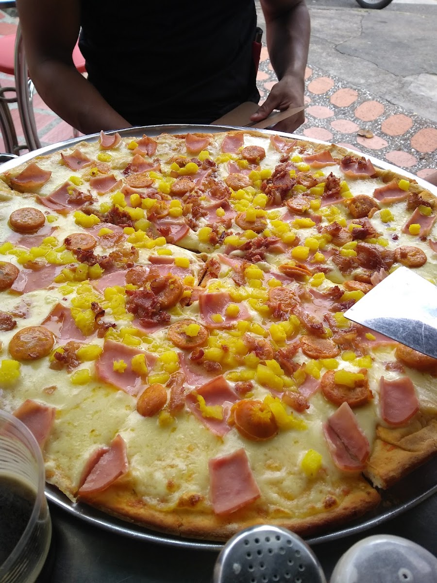 LA AREPONA & HAMBURGUESAS