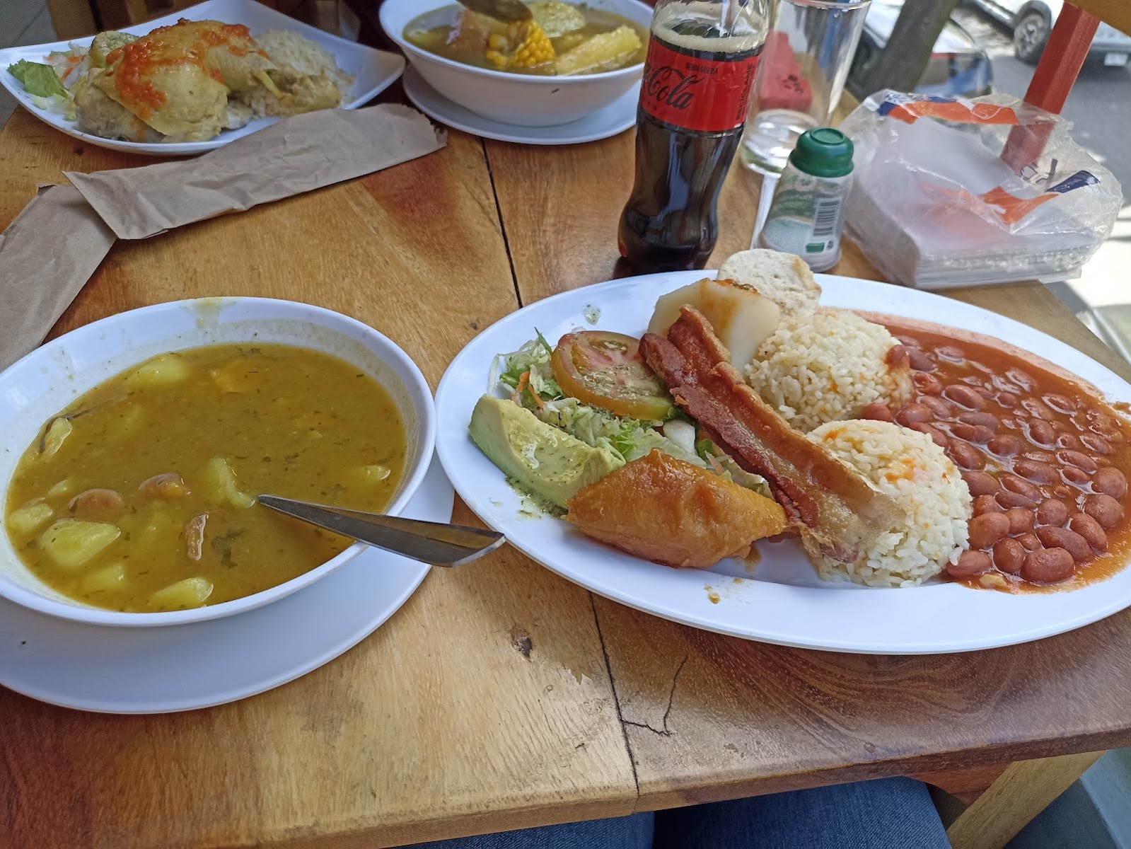 Sazón & Sabor Restaurante-Bar