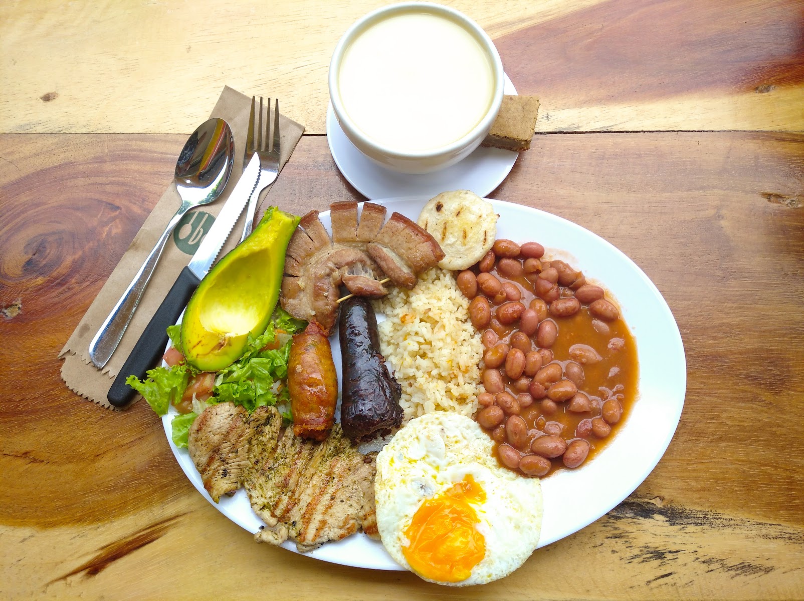 Sazón & Sabor Restaurante-Bar