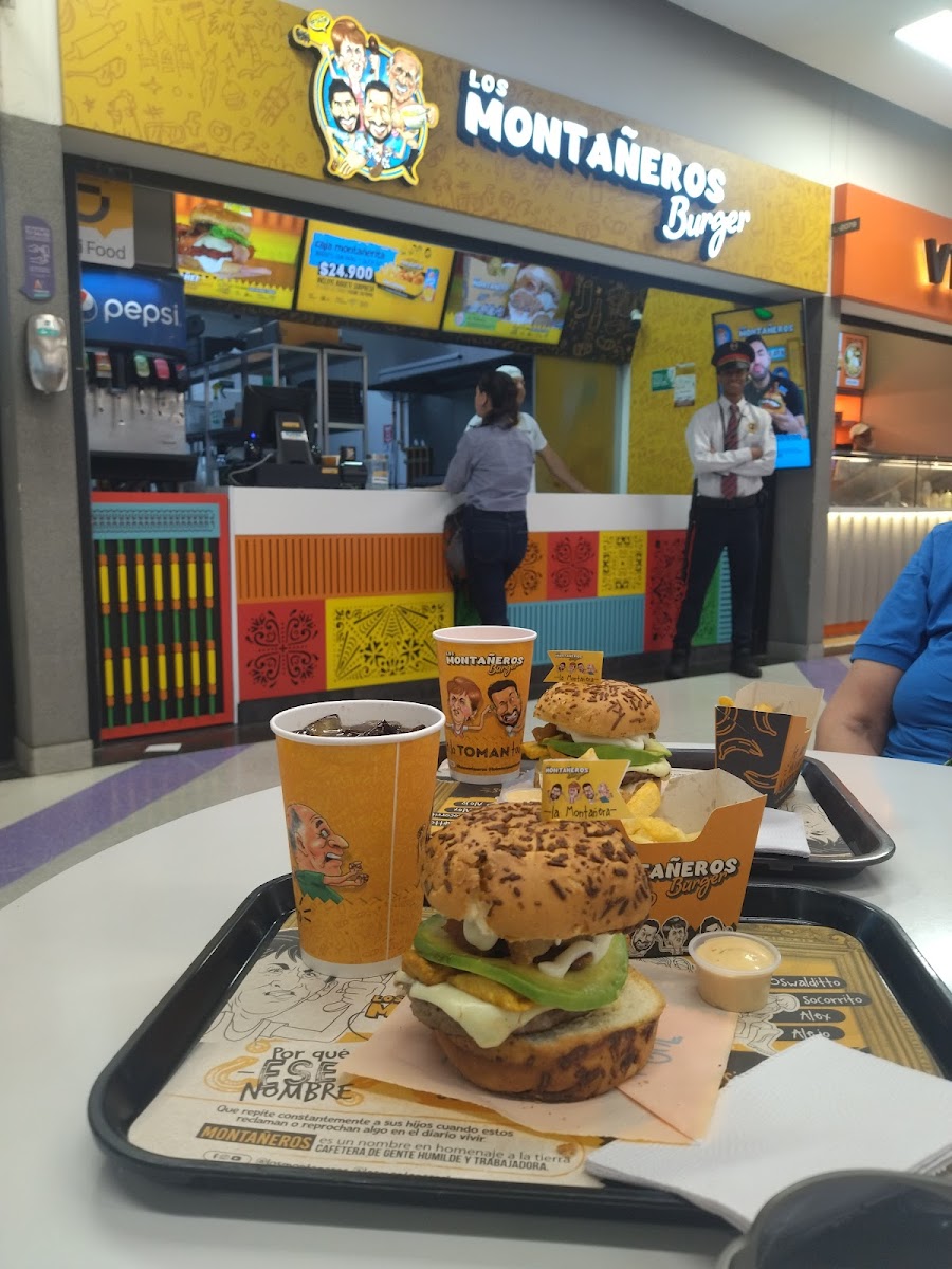 Los Montañeros Burger
