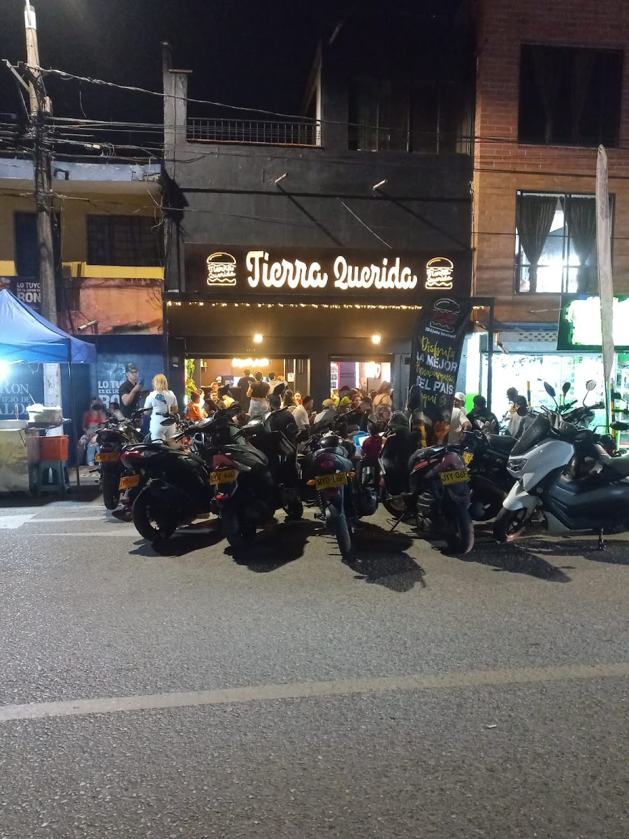 TIERRA QUERIDA BARRIO ANTIOQUIA