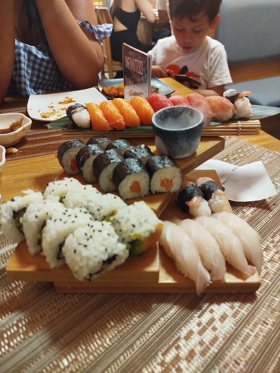 SUSHI SOM Laureles