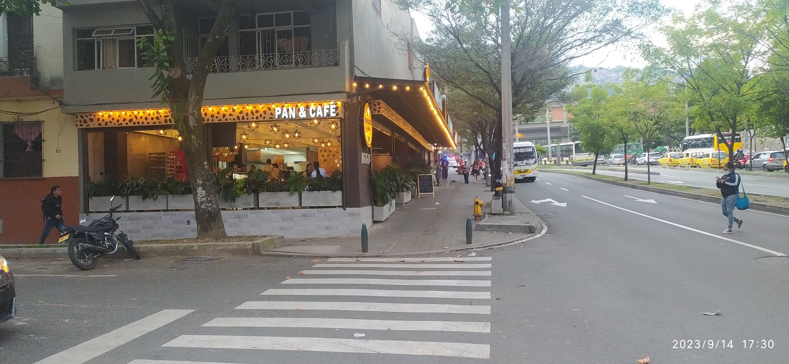 Pan & Café La Molienda - Panadería Restaurante