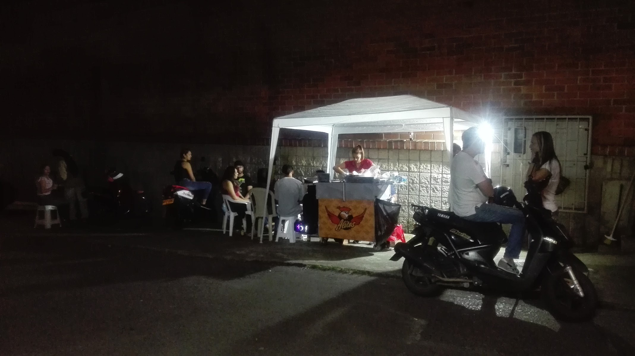 ALBARRIO HECHO A PULSO