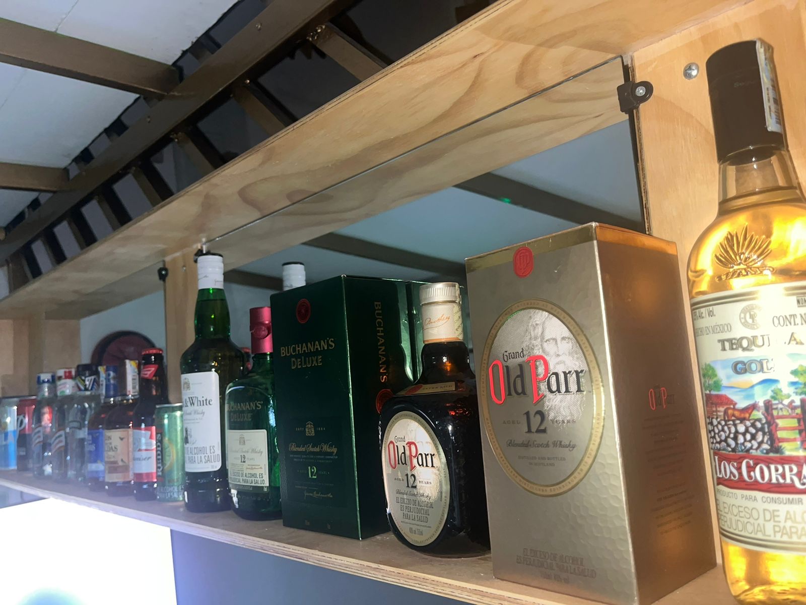 El Bar De La 64