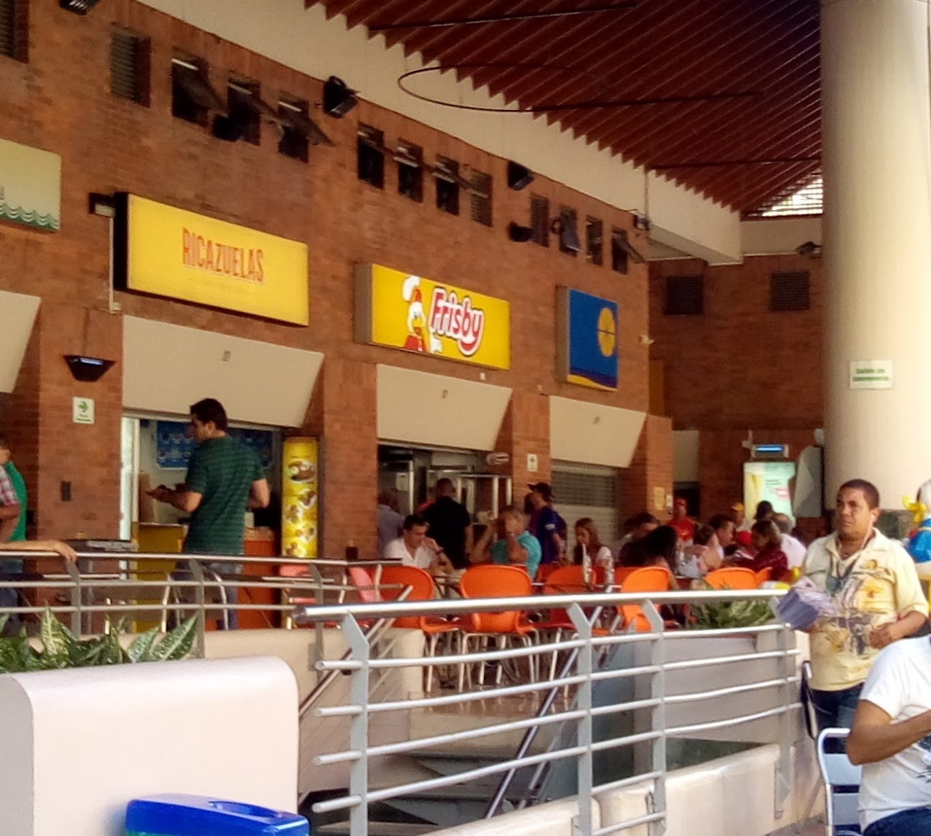 Frisby Mall Laureles
