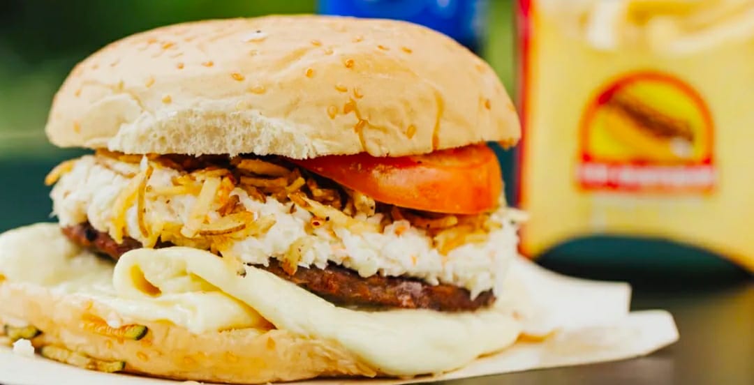 Los Quesudos Perros y Hamburguesas Sede Belen