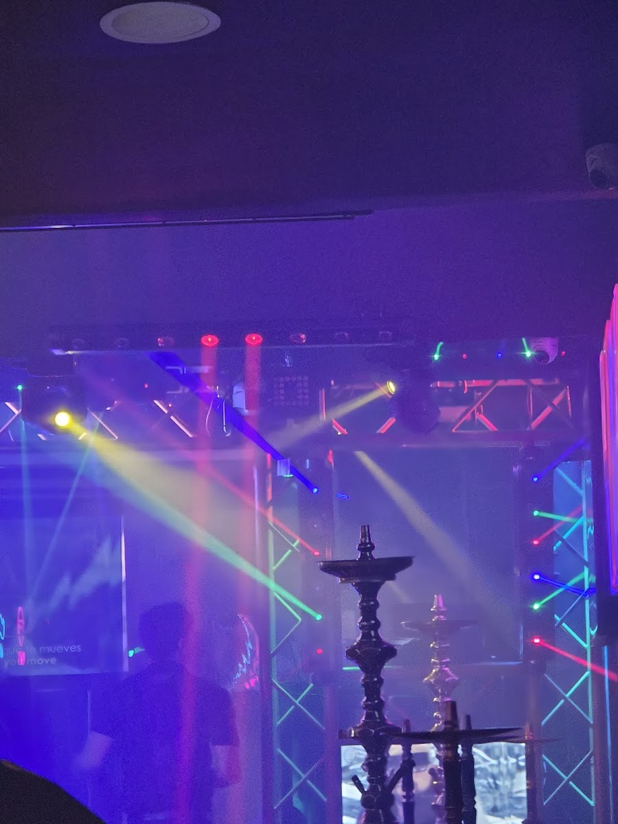 HOOKAH DOLLS / DISCOTECA / BAR / VIDA NOCTURNA / CÓCTELES / EL POBLADO /