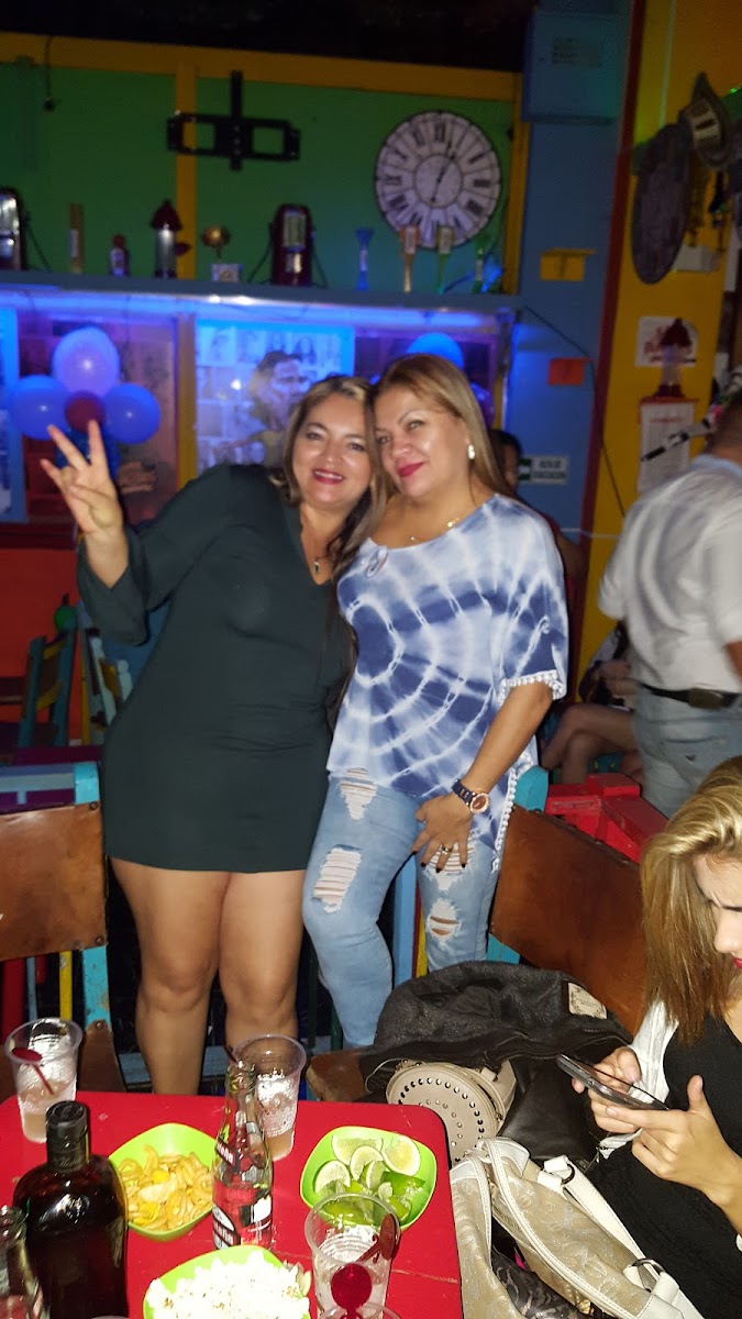 Fonda los Famosos