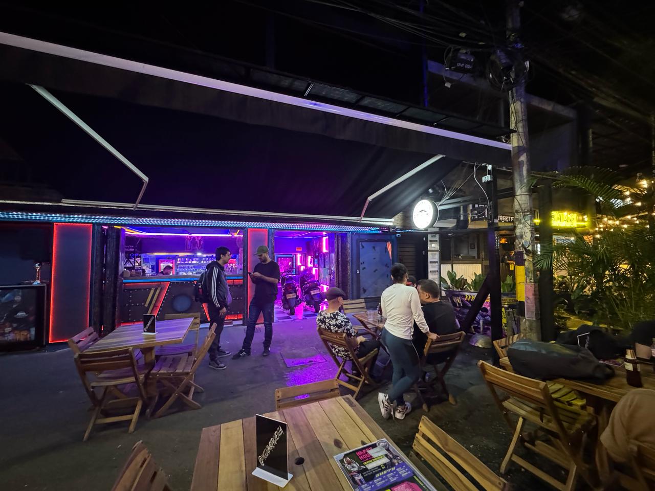 Moon Bar