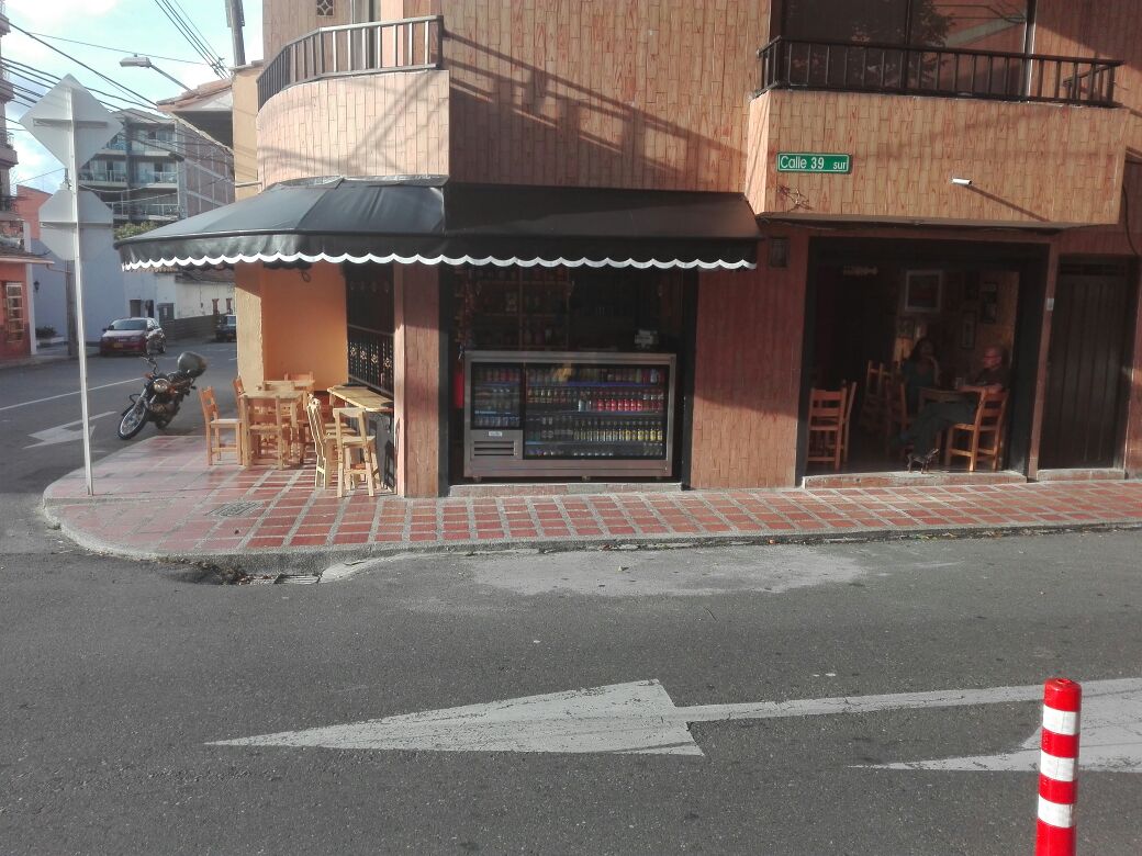 "El Barrilito Del Mesa" Licorera