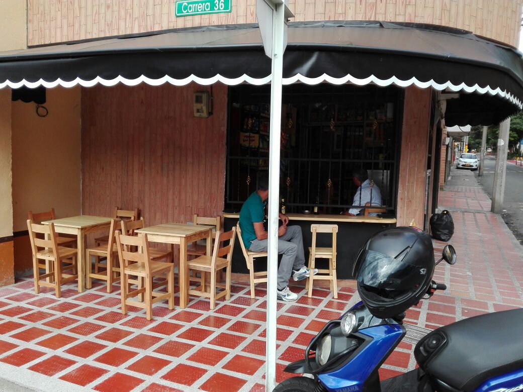 "El Barrilito Del Mesa" Licorera