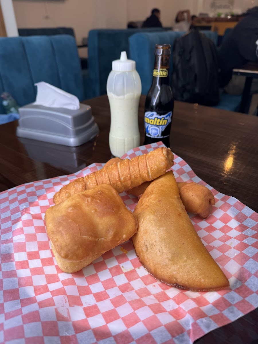 Los Marcanos Comida Venezolana