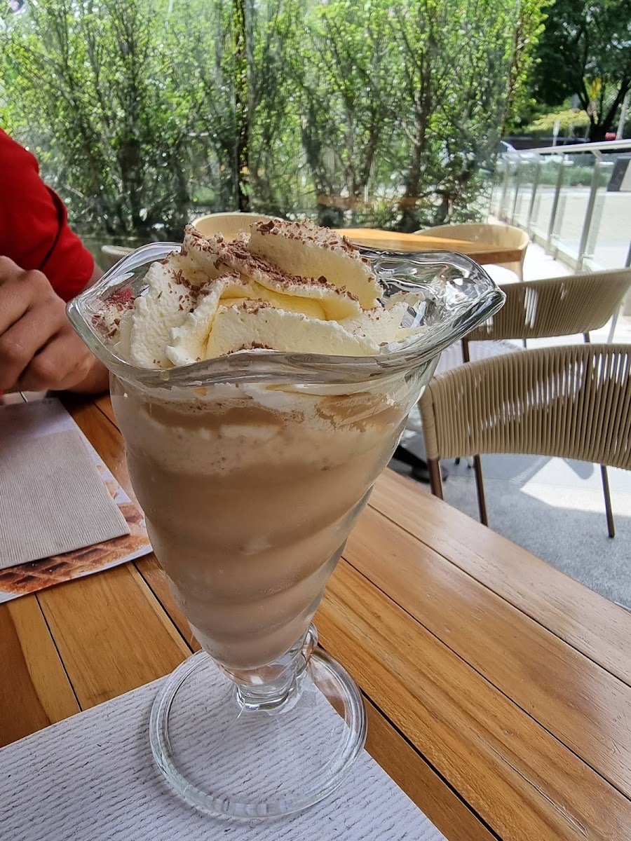 Crepes & Waffles One Plaza