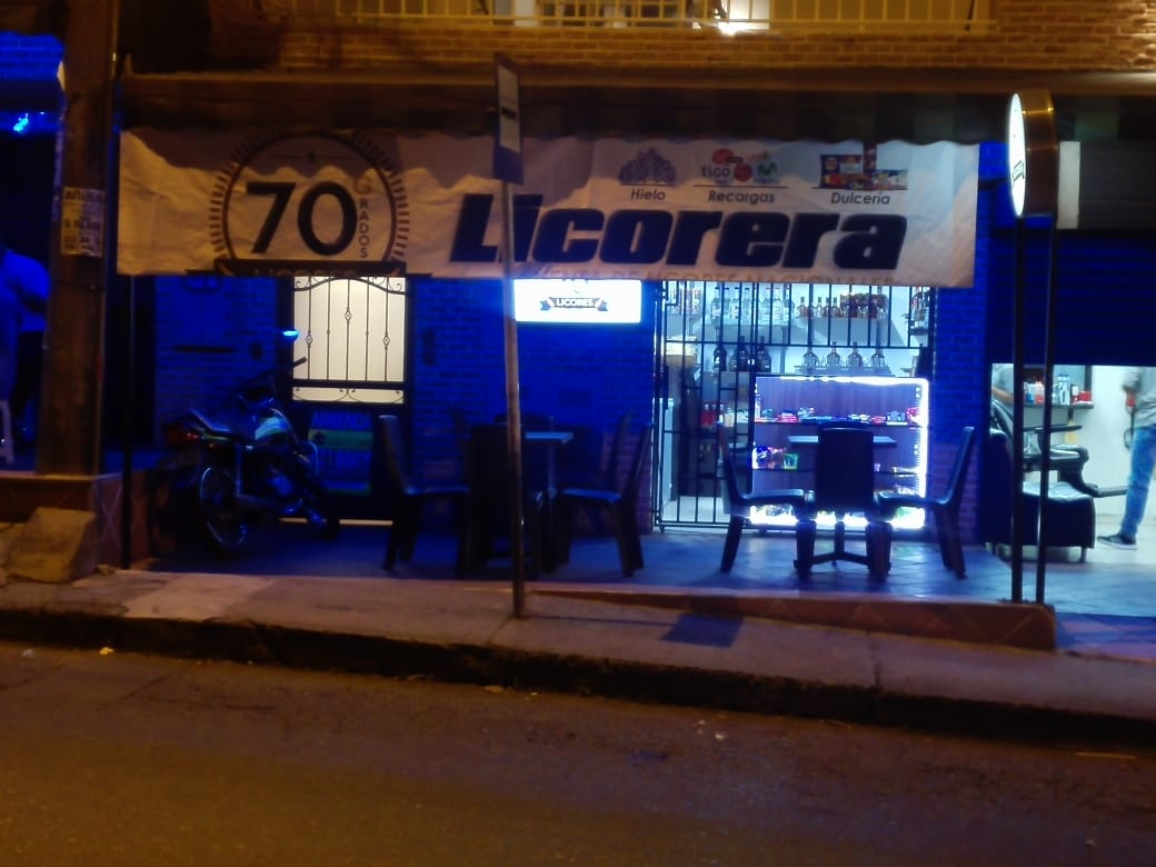 LICORES 70 GRADOS