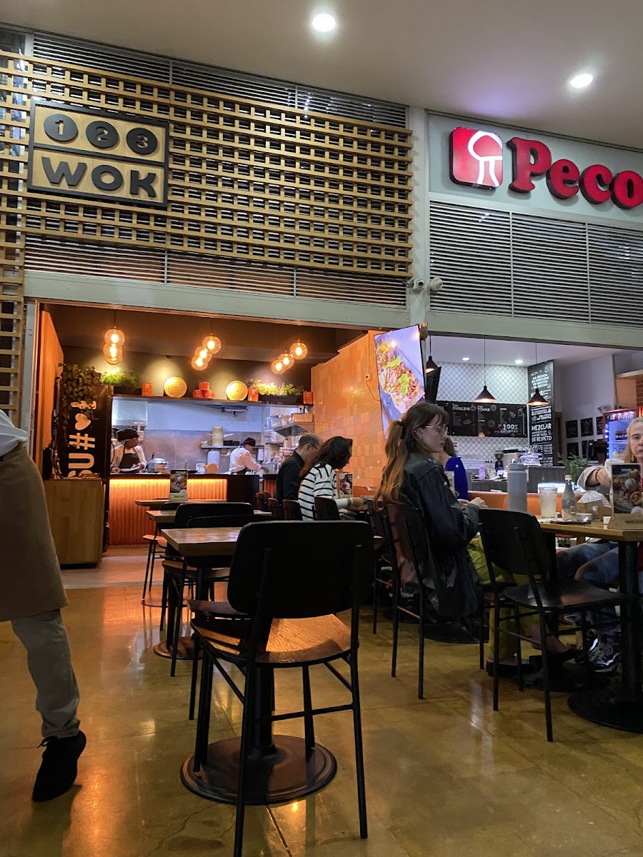 123 WOK / Interplaza /Medellín
