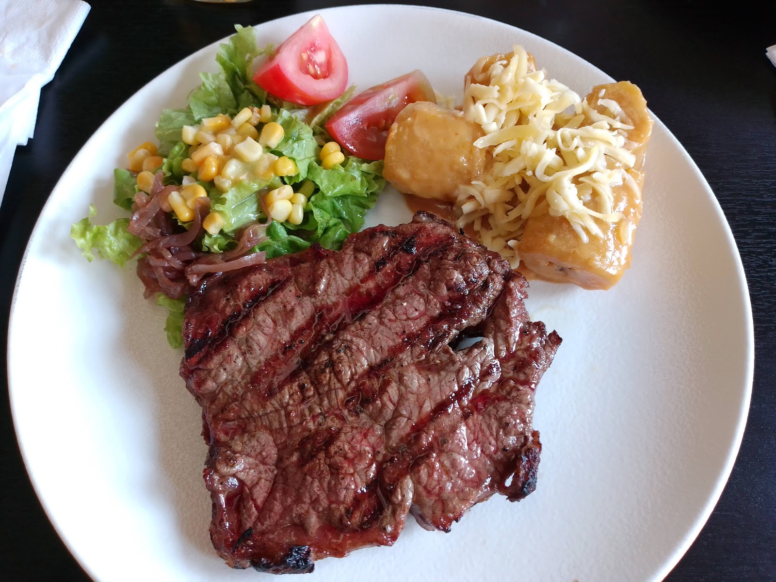 La Pampa - Parrilla Argentina - Poblado Interplaza - Restaurantes Medellin - Musica en Vivo