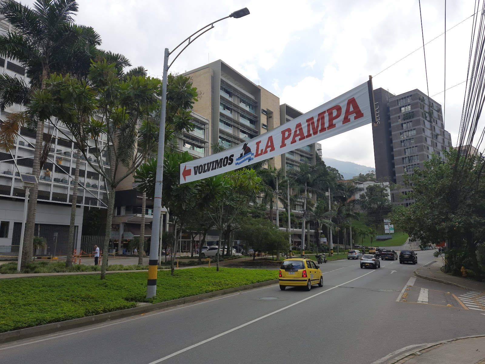 La Pampa - Parrilla Argentina - Poblado Interplaza - Restaurantes Medellin - Musica en Vivo