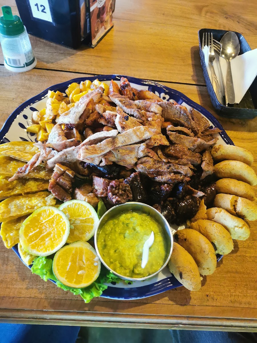 RESTAURANTE LA SAZON CRIOLLA
