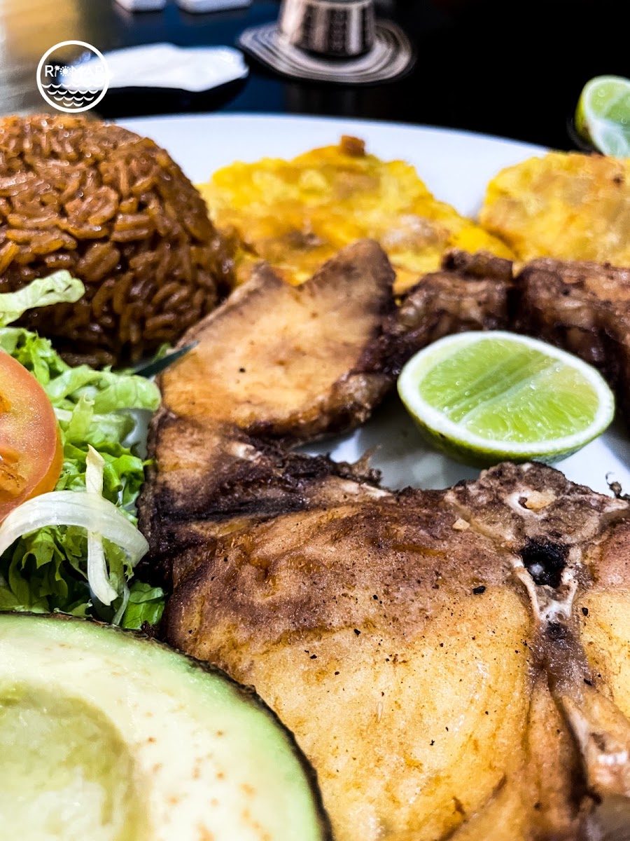 RIOMAR COCINA COSTEÑA