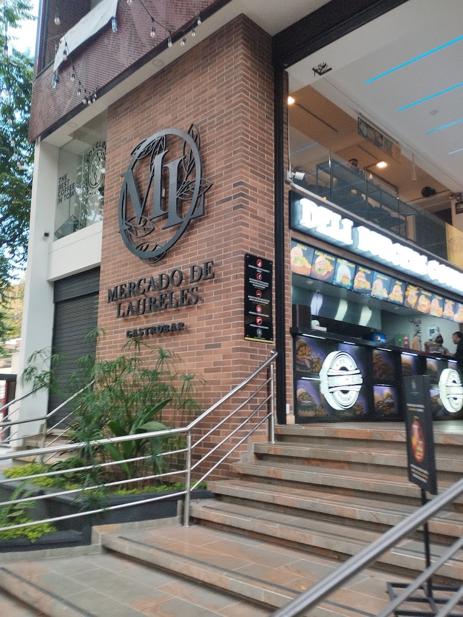 Mercado de Laureles Gastrobar