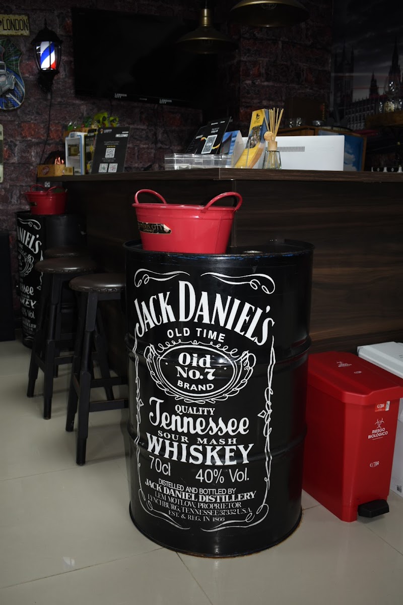 London City Barber Shop (Manila, El Poblado)