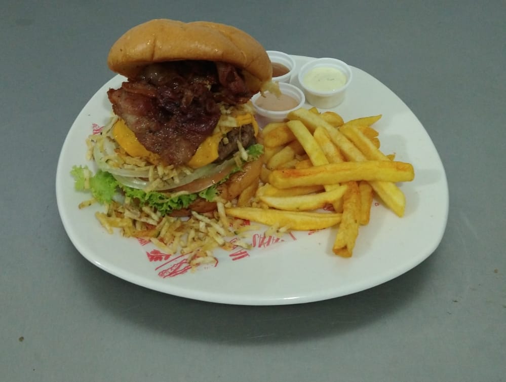 La Country Pizza y Burguer Medellin