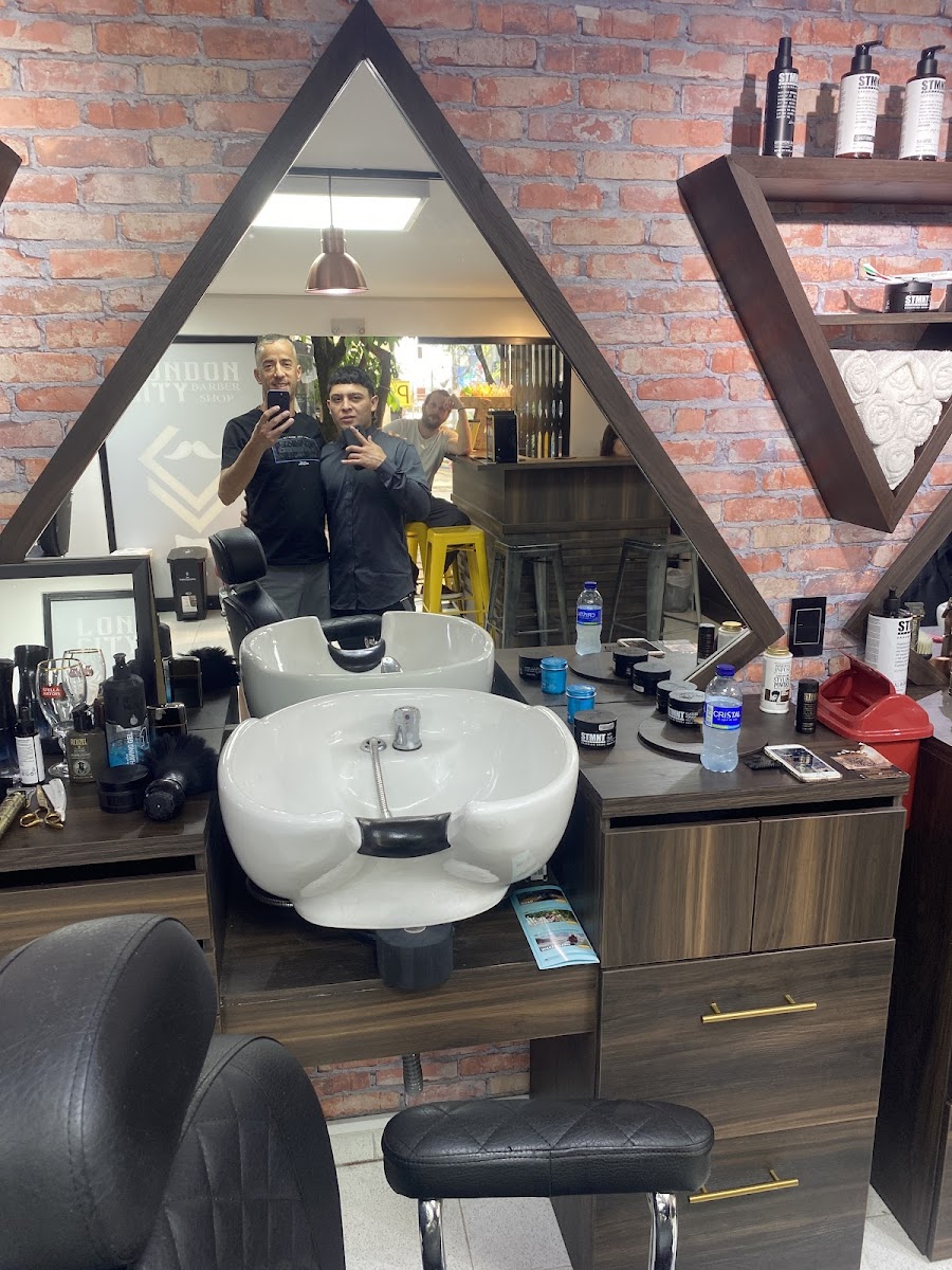 London City Barber Shop (Provenza, El Poblado)