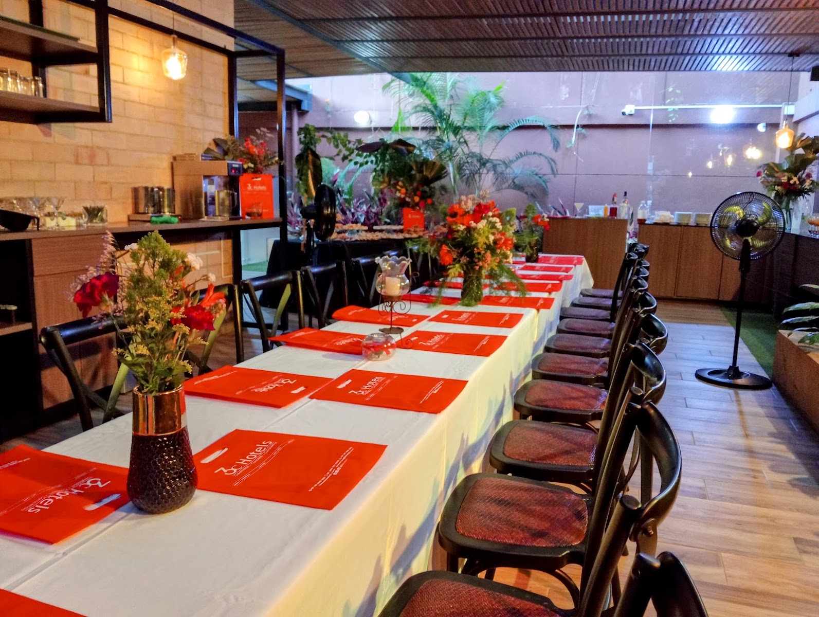 Babylonia Restaurante & Bar