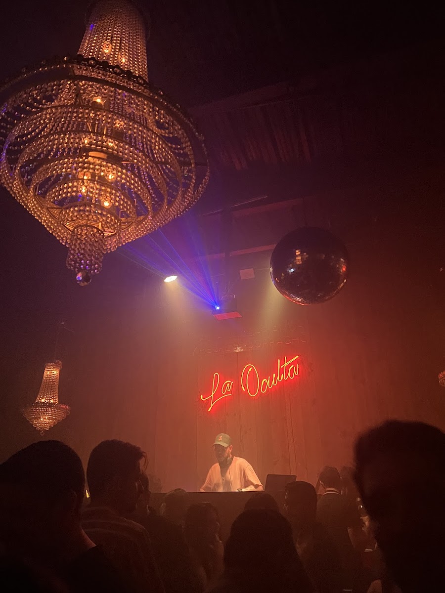 LA OCULTA / DISCOTECA / COCTELES / DRINK / VIDA NOCTURNA / EL POBLADO / PROVENZA /