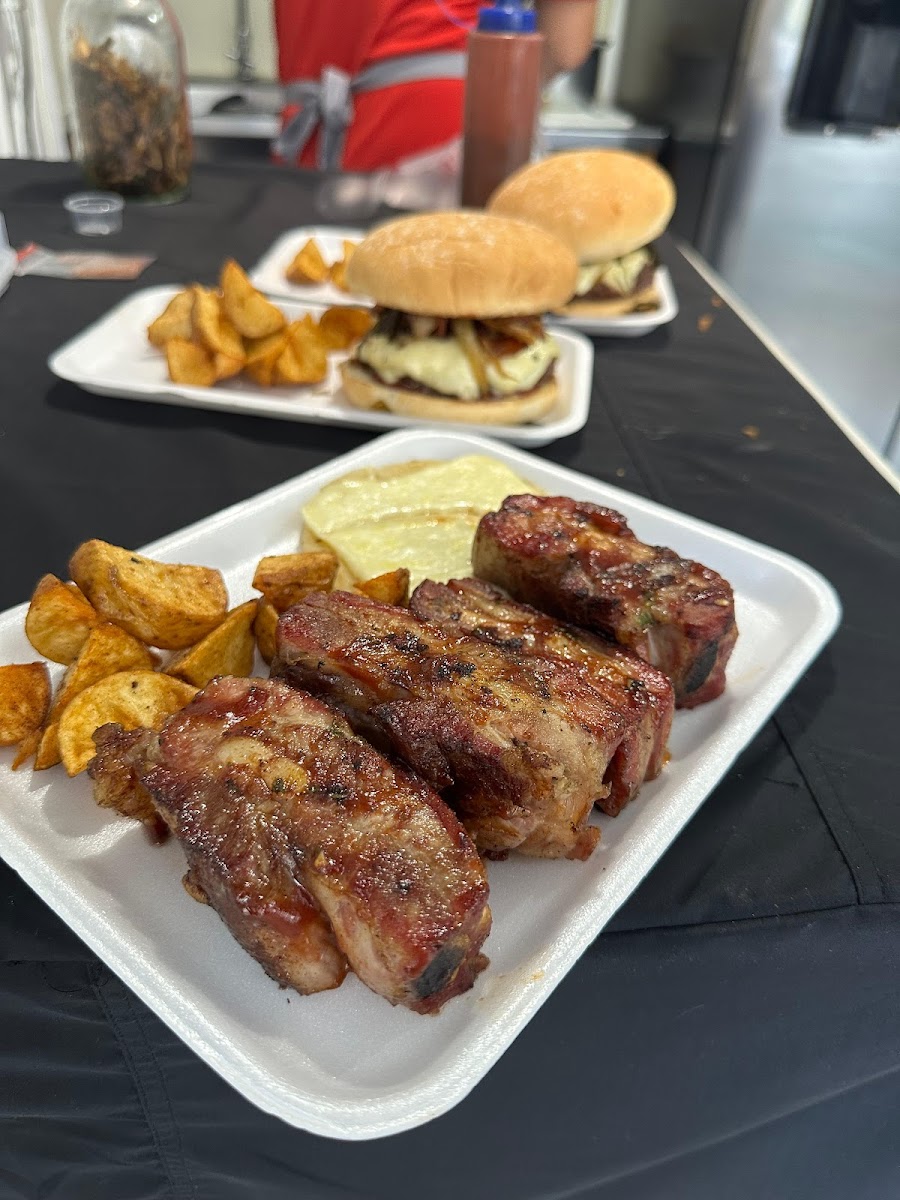 Bocaditos y al carbón
