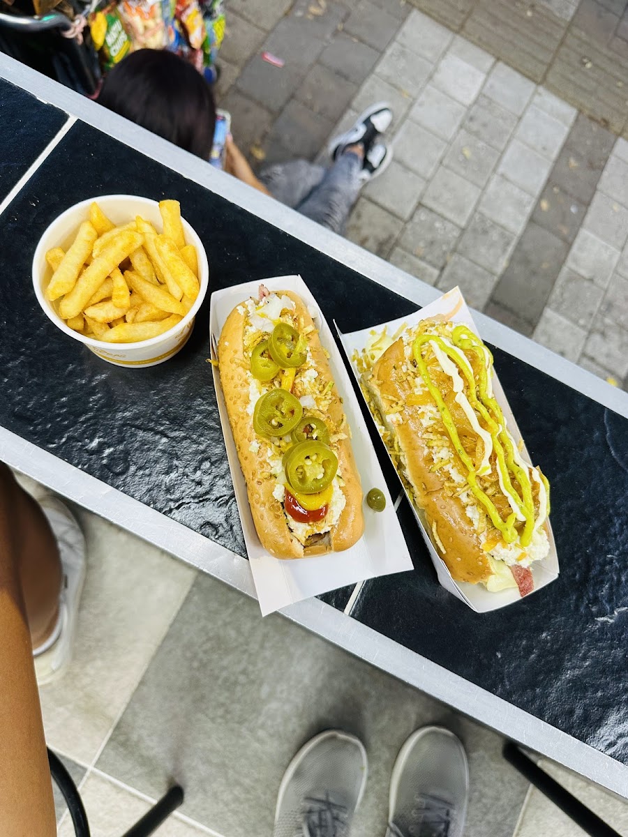 Los Perritos | Perros Calientes y Hamburguesas Sede Poblado la 10