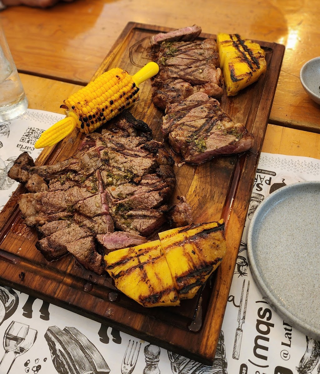 La Tres Uno · Parrilla