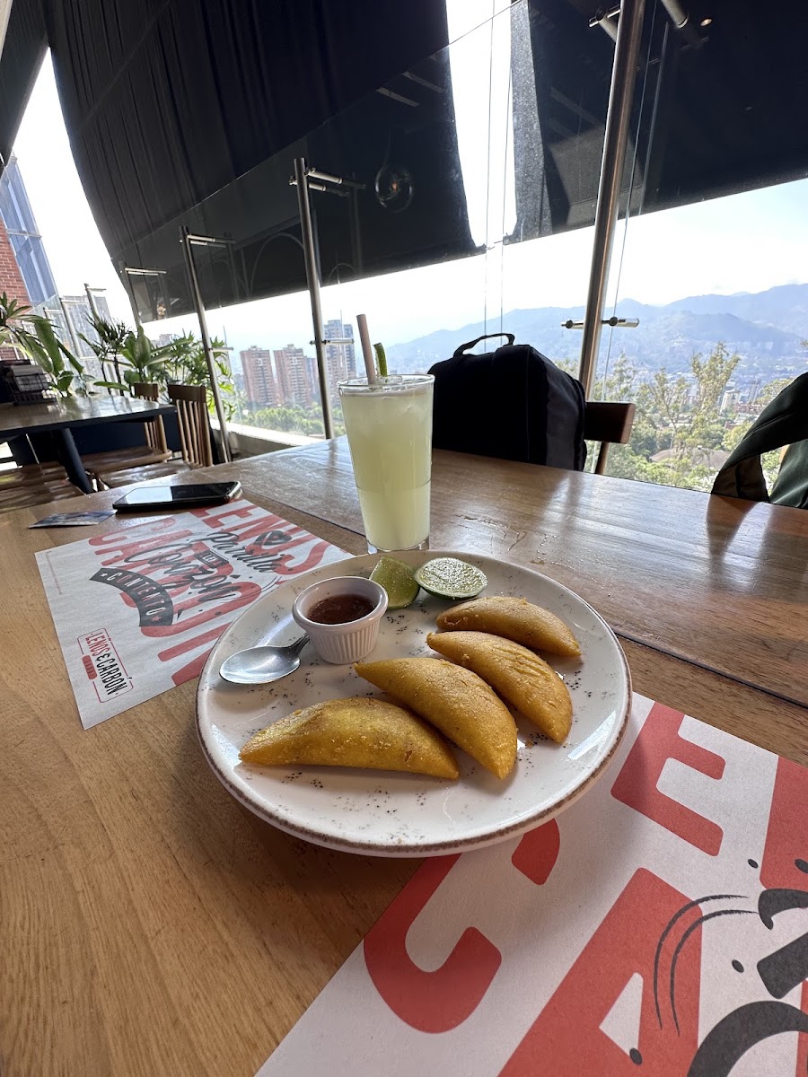 Leños & Carbón El Tesoro