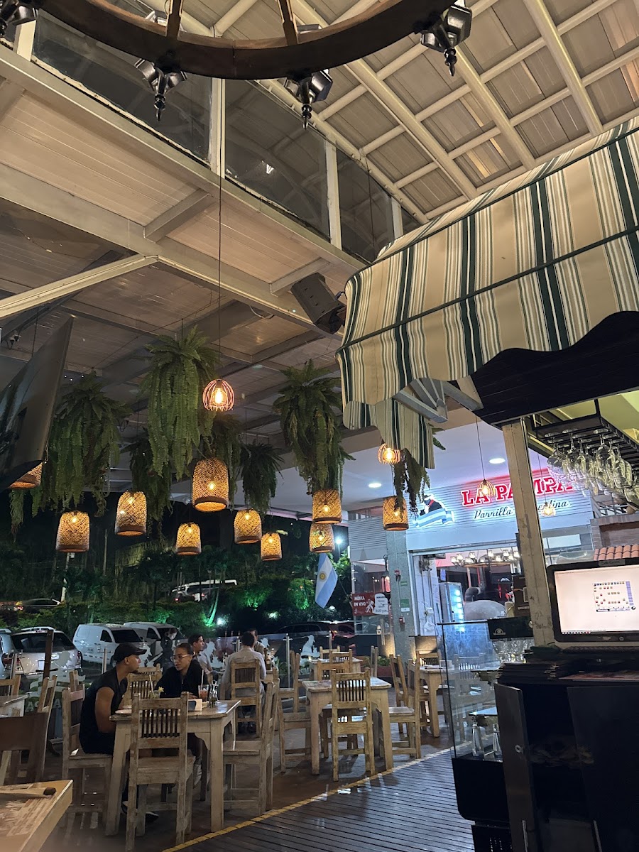 La Pampa Parrilla Argentina (Las Palmas) Restaurantes Medellin - Musica en Vivo