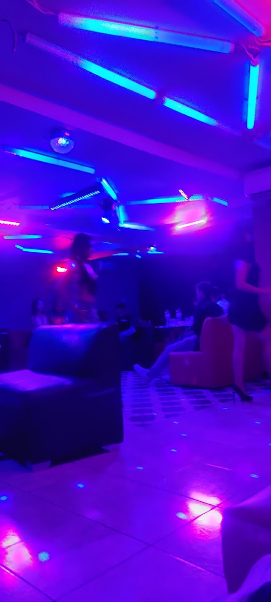 Luna Lunera Night Club