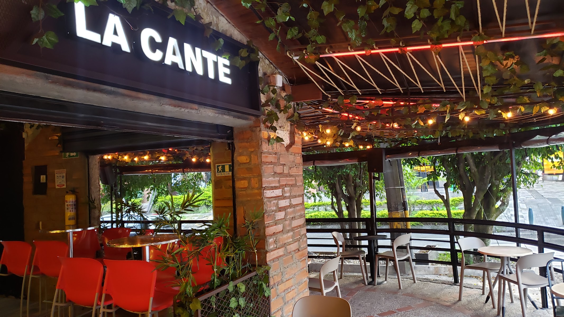 La Cantera Bar