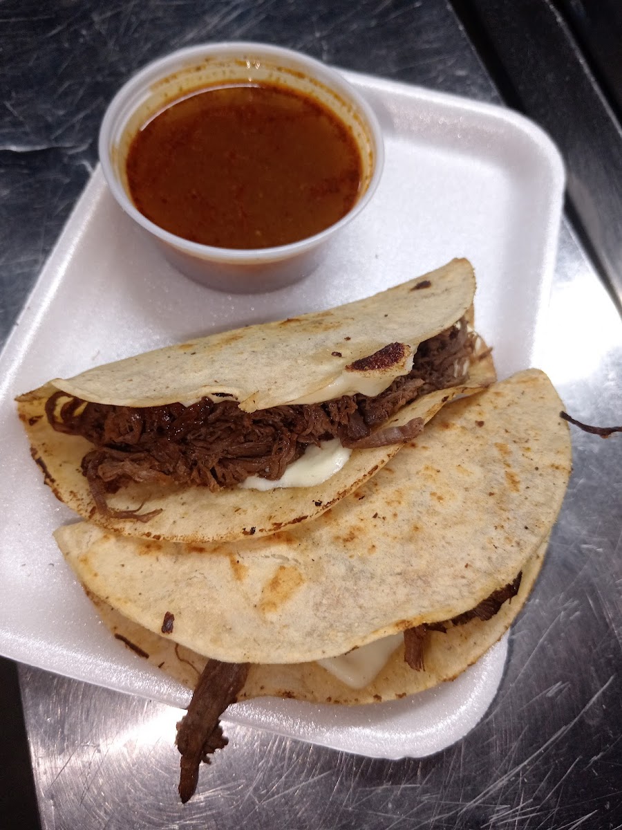 Al chile tacos y asador