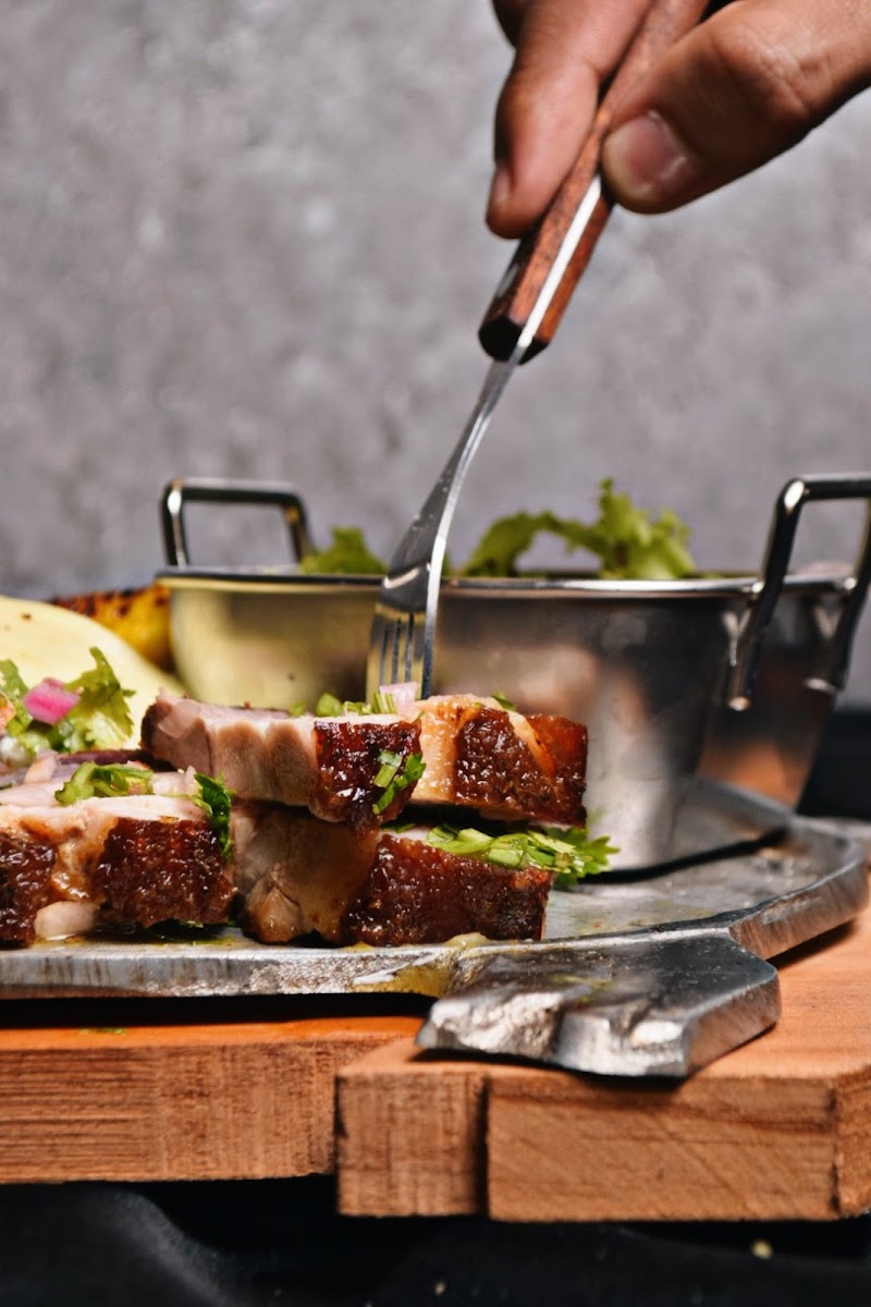MAKARIOS Parrilla Bar