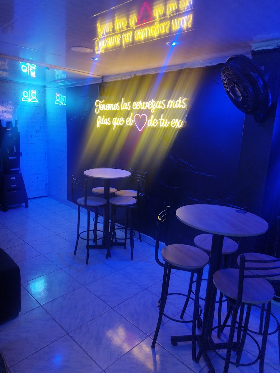 CHARLOTT BAR