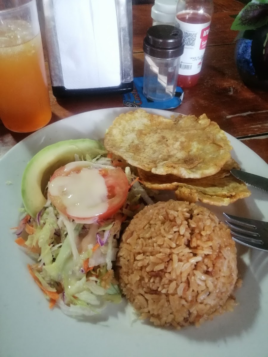 Restaurante Sazón y Sabor Costeño