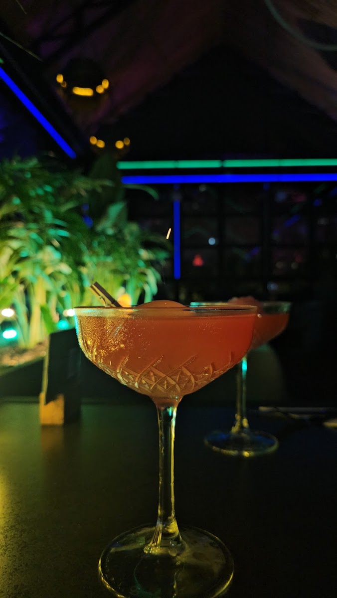 VICTORIA ROOF GARDEN / RESTAURANTE / DRINK / DISCOTECA / MEDELLIN / EL POBLADO / PROVENZA /