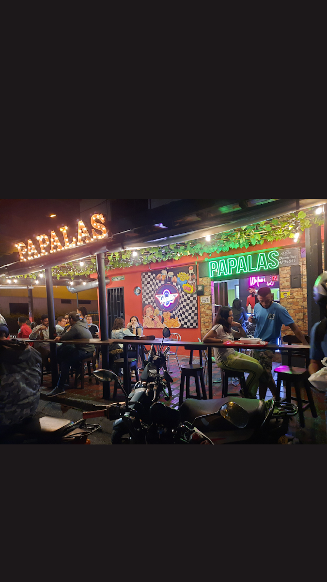 Papálas pápas y Alitas