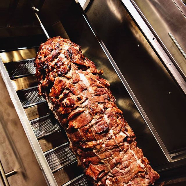 Karpo, carne al trompo