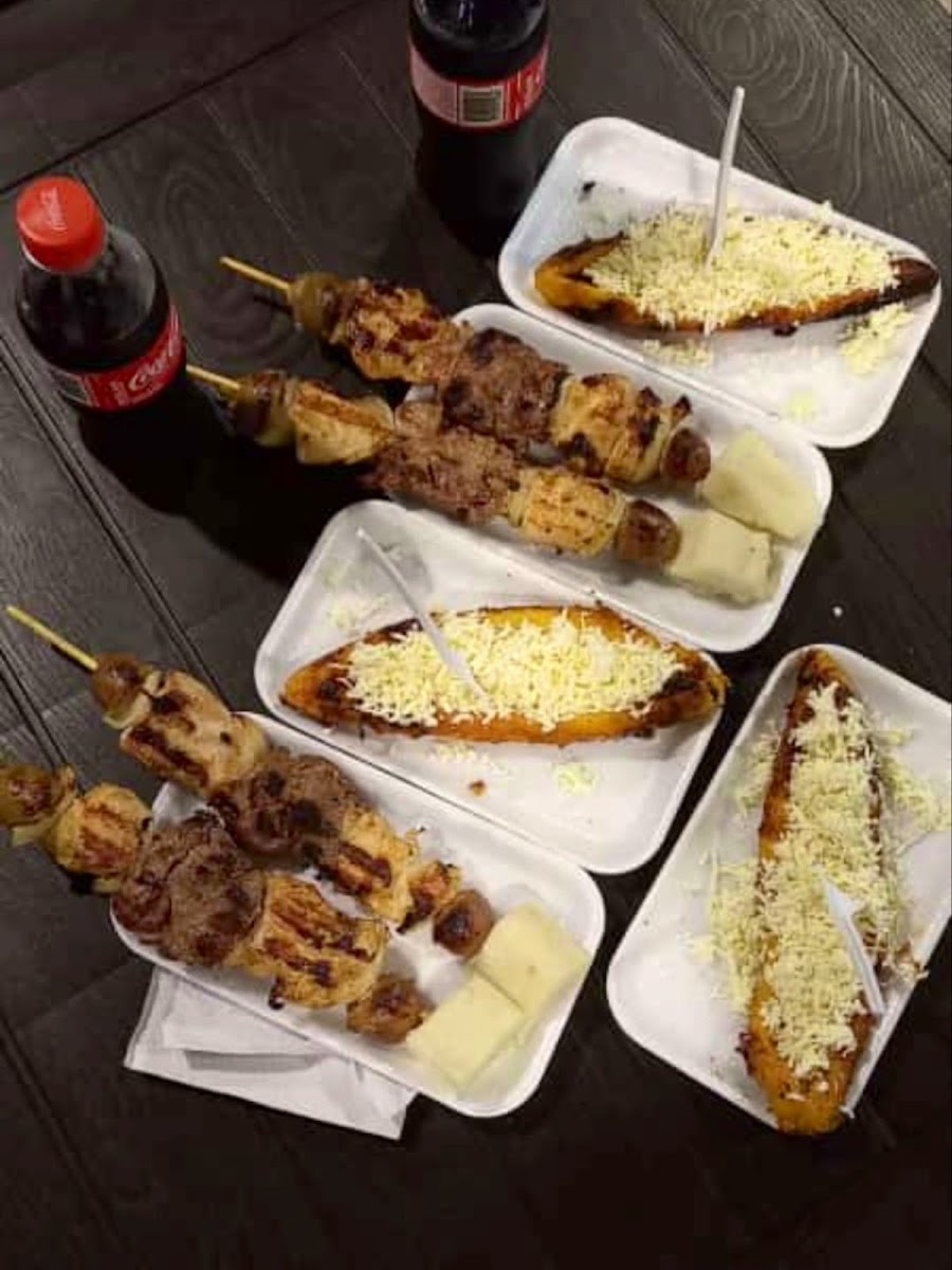 Salchipapa costeña, chuzos D’costa caribe
