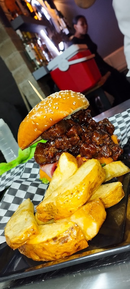 Urban house street food