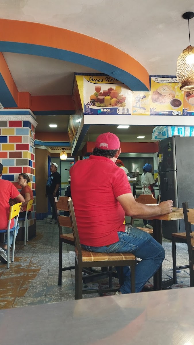 MIRADOR De Junin Restaurante y cafetería