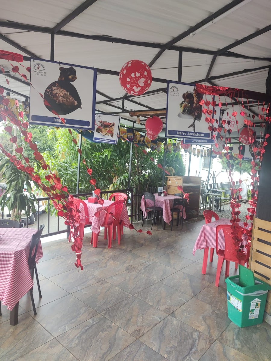 Las Niches 2 - La Mejor Comida de Mar en Medellín